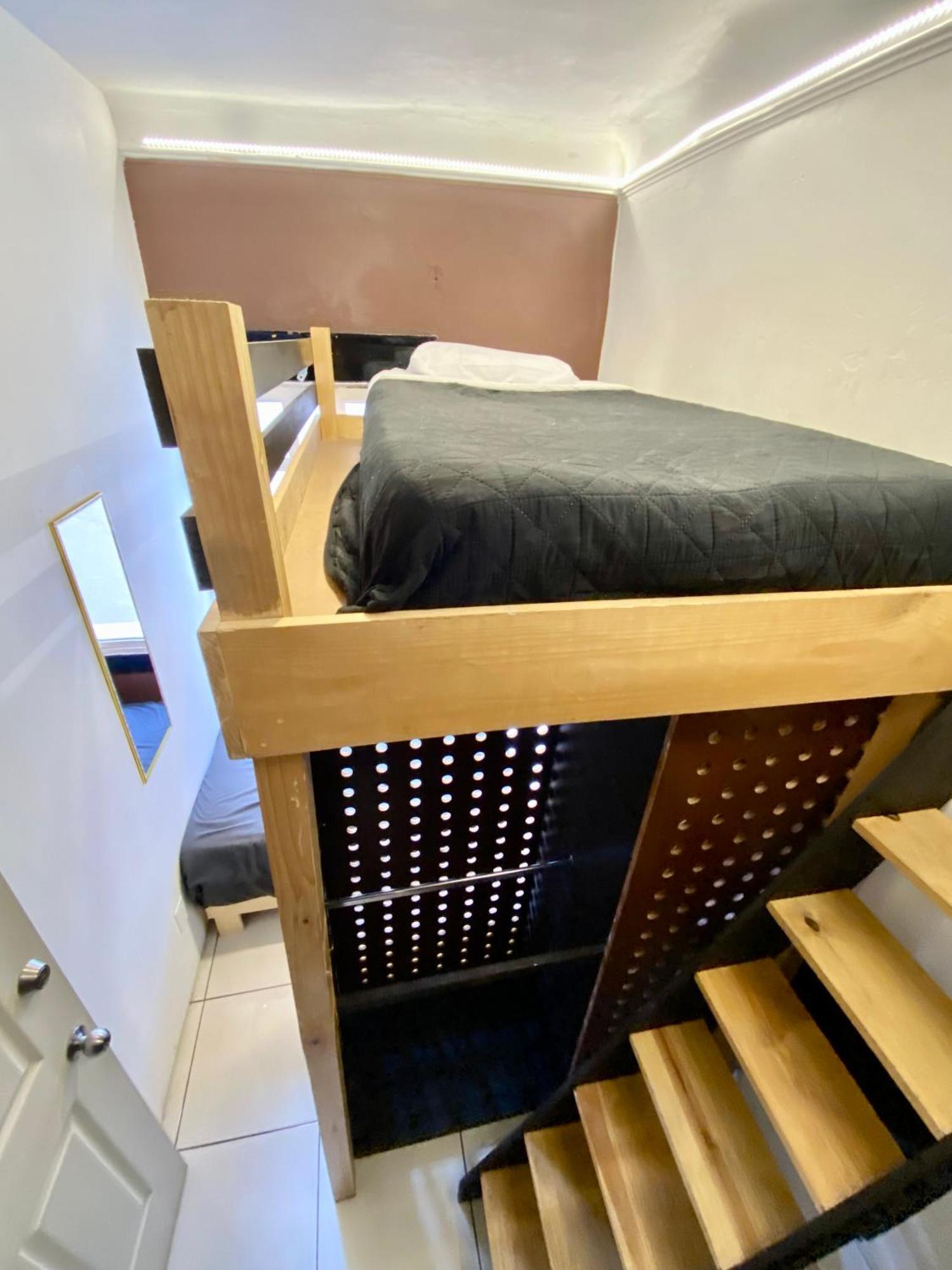 Roomies Hostel Centro Medico เม็กซิโกซิตี้ ภายนอก รูปภาพ